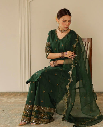 Royal Green Attire – Luxury 3-Piece Suit for Women 2pcs Stich Suit